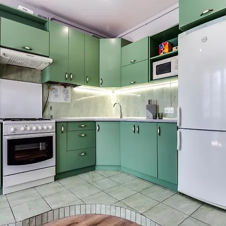 Daire Picasso In A Park Area *