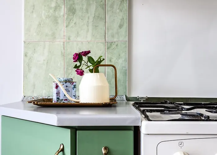 Picasso In A Park Area Apartamento Leópolis