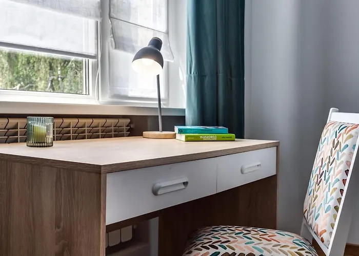 Picasso In A Park Area Apartamento Leópolis