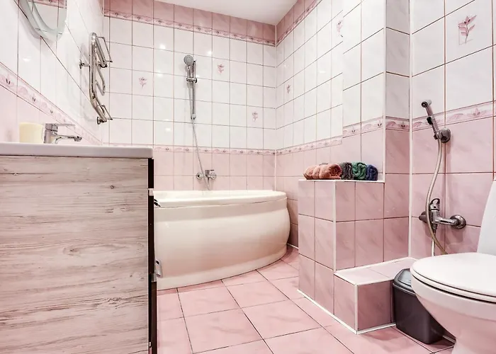 Picasso In A Park Area Апартаменты *