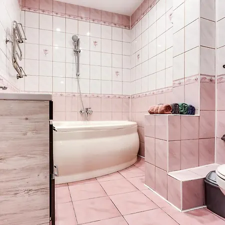 Picasso In A Park Area Appartement *