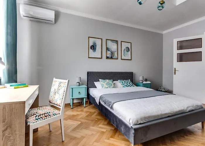 Apartament Picasso In A Park Area